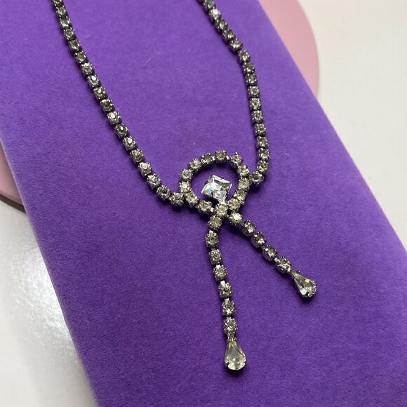 💛 Silver Plated Art Deco Rhinestone Drop Necklace - Picture 2 of 6